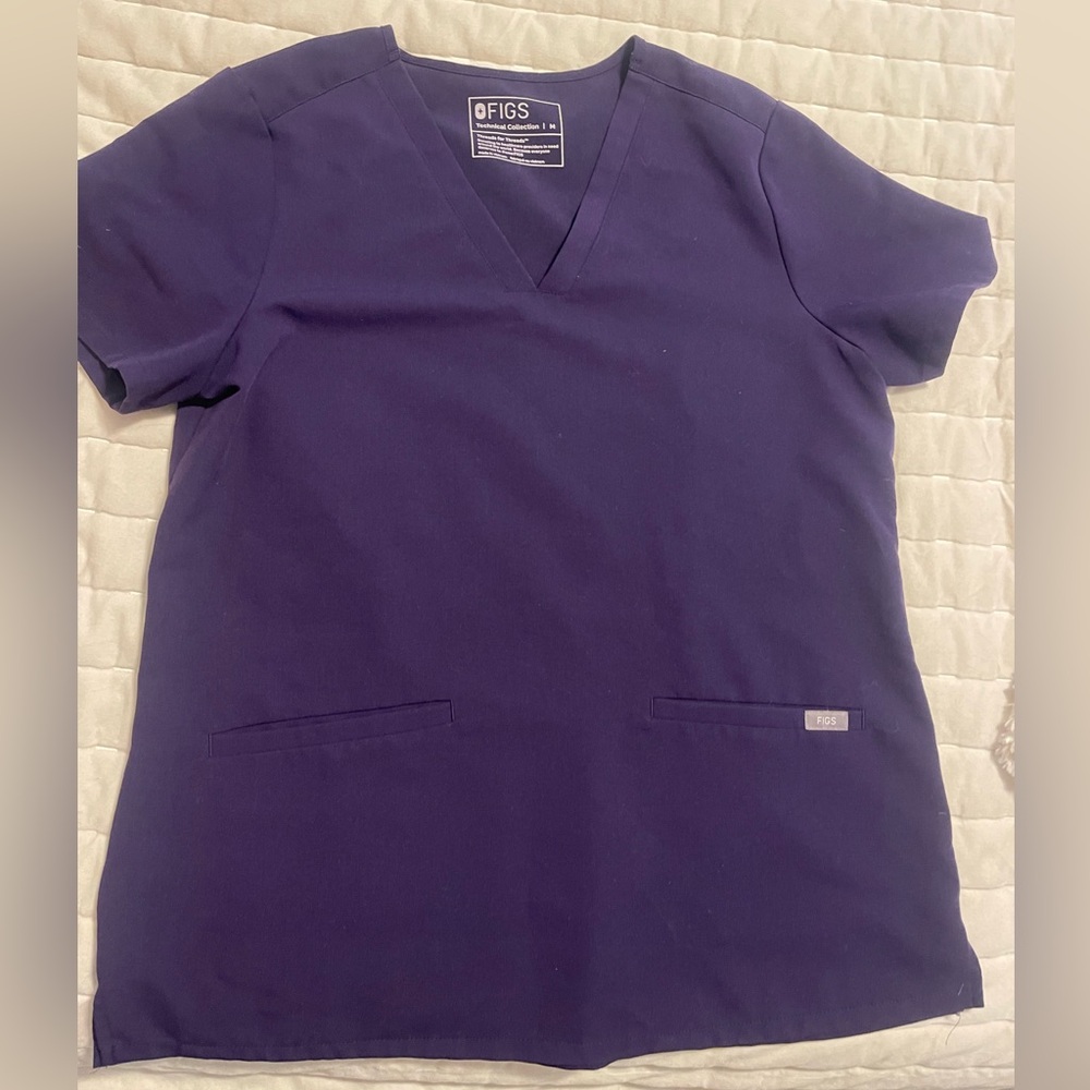 Medium plum figs scrub top